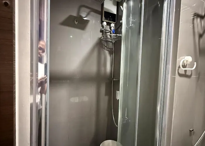 Apartment Relaxing Makati Escape With 2 Beds & Fast Wifi